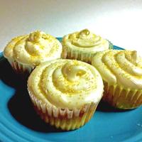 Honey + Vanilla Cupcakes - Hey Honey Beauty