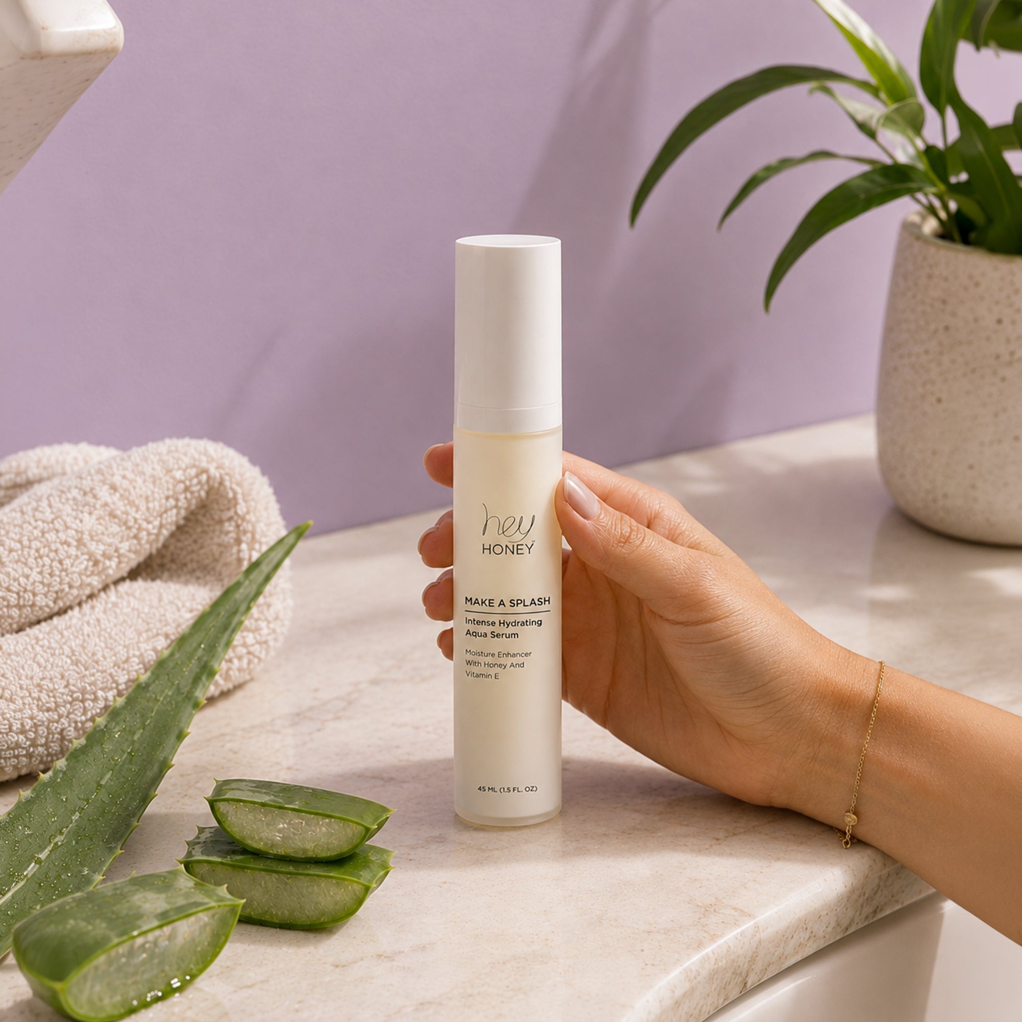 MAKE A SPLASH - Intense Hydrating Aqua Serum - Hey Honey Beauty