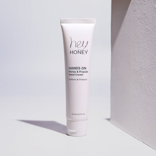 HANDS ON - Honey & Propolis Hand Cream - Hey Honey Beauty